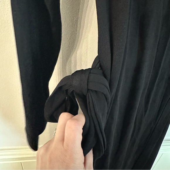 Quince Women’s 100% Silk V-Neck Jersey Midi Wrap Dress in Black Sz S NWT - Picture 6 of 10
